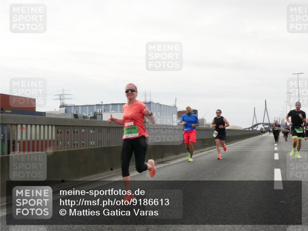 03.10.2025 - Köhlbrandbrückenlauf Matties Gatica Varas http://msf.ph/oto/9186613 03.10.2025 15:47:03 Position 3 7266 meine-sportfotos.de