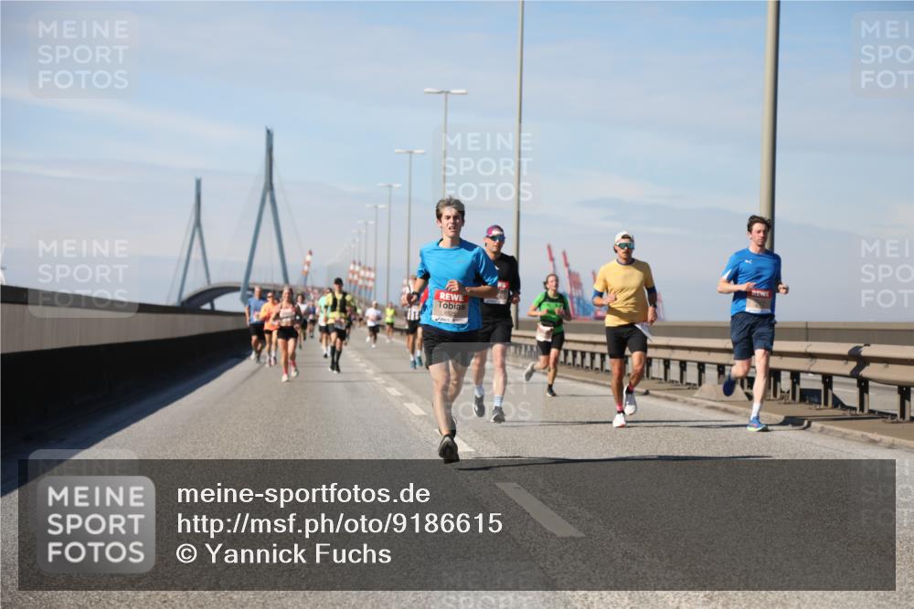 03.10.2025 - Köhlbrandbrückenlauf Yannick Fuchs http://msf.ph/oto/9186615 03.10.2025 11:44:57 Position 3  meine-sportfotos.de