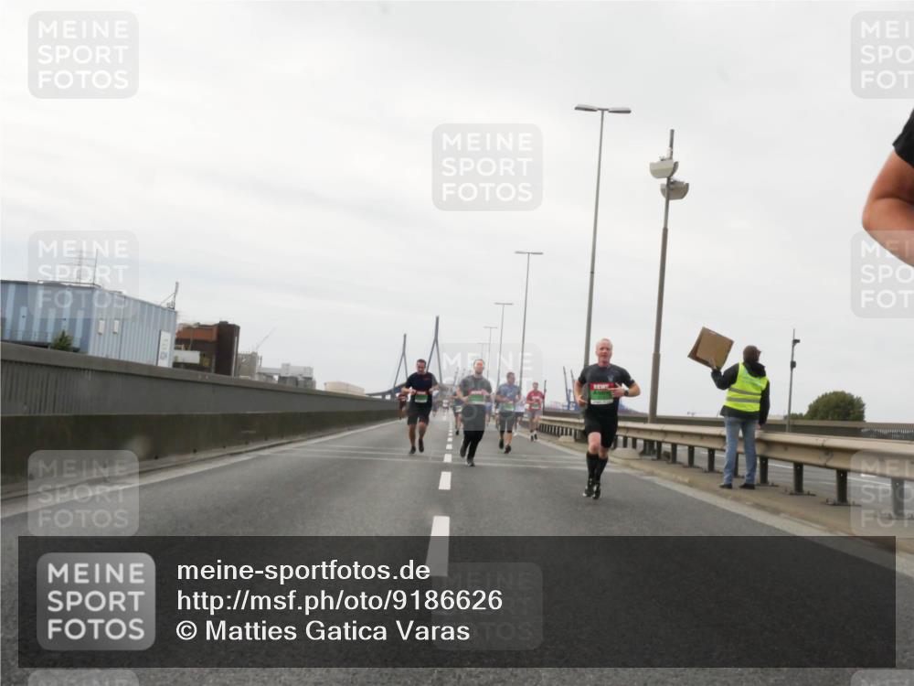 03.10.2025 - Köhlbrandbrückenlauf Matties Gatica Varas http://msf.ph/oto/9186626 03.10.2025 15:47:06 Position 3  meine-sportfotos.de