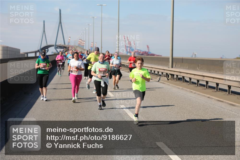 03.10.2025 - Köhlbrandbrückenlauf Yannick Fuchs http://msf.ph/oto/9186627 03.10.2025 12:05:49 Position 3  meine-sportfotos.de