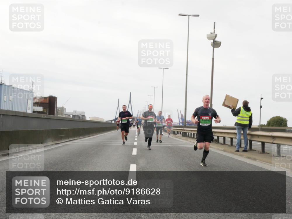 03.10.2025 - Köhlbrandbrückenlauf Matties Gatica Varas http://msf.ph/oto/9186628 03.10.2025 15:47:07 Position 3  meine-sportfotos.de