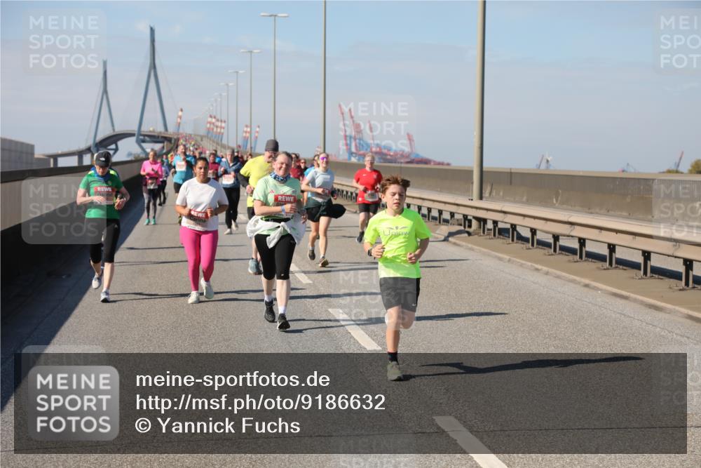 03.10.2025 - Köhlbrandbrückenlauf Yannick Fuchs http://msf.ph/oto/9186632 03.10.2025 12:05:49 Position 3  meine-sportfotos.de