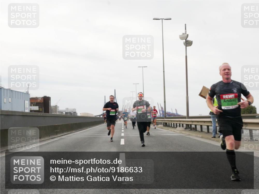 03.10.2025 - Köhlbrandbrückenlauf Matties Gatica Varas http://msf.ph/oto/9186633 03.10.2025 15:47:08 Position 3 7110 meine-sportfotos.de