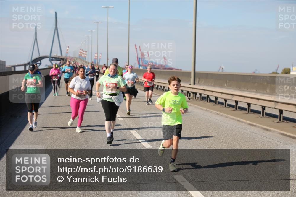 03.10.2025 - Köhlbrandbrückenlauf Yannick Fuchs http://msf.ph/oto/9186639 03.10.2025 12:05:49 Position 3  meine-sportfotos.de