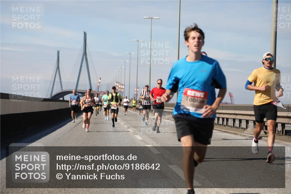03.10.2025 - Köhlbrandbrückenlauf Yannick Fuchs http://msf.ph/oto/9186642 03.10.2025 11:44:59 Position 3 6525 meine-sportfotos.de