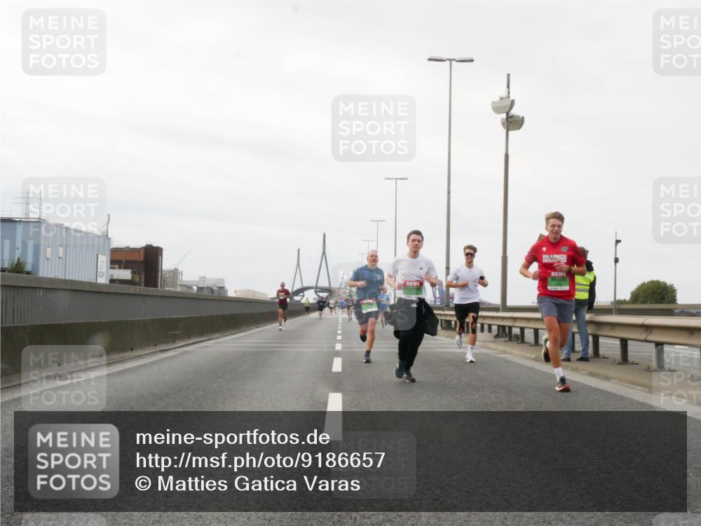 03.10.2025 - Köhlbrandbrückenlauf Matties Gatica Varas http://msf.ph/oto/9186657 03.10.2025 15:47:13 Position 3 96, 247 meine-sportfotos.de