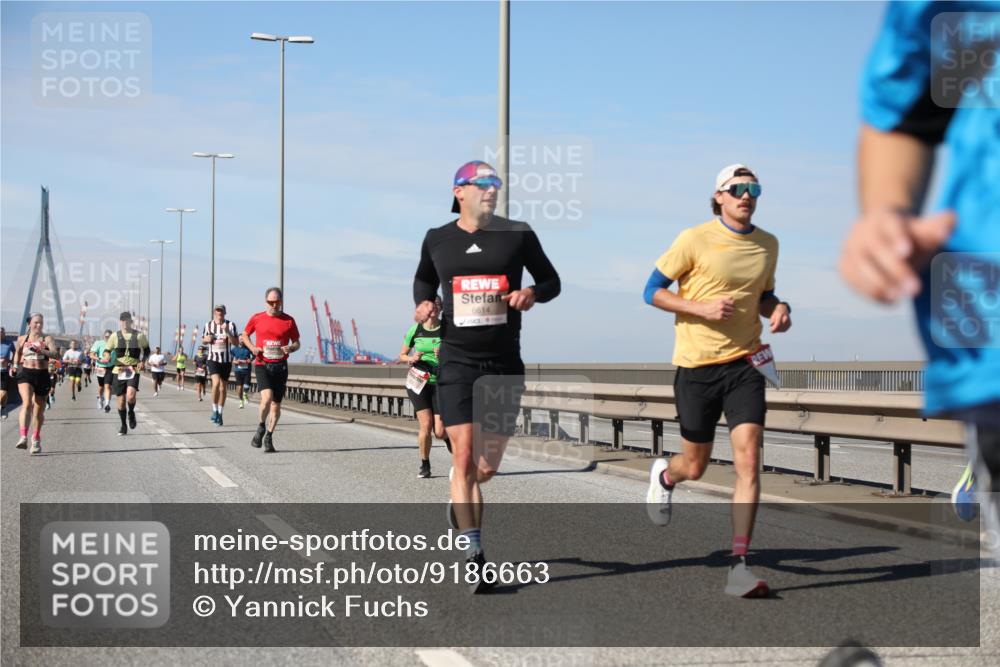 03.10.2025 - Köhlbrandbrückenlauf Yannick Fuchs http://msf.ph/oto/9186663 03.10.2025 11:45:01 Position 3 6614 meine-sportfotos.de