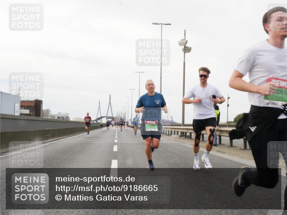 03.10.2025 - Köhlbrandbrückenlauf Matties Gatica Varas http://msf.ph/oto/9186665 03.10.2025 15:47:15 Position 3 7522 meine-sportfotos.de