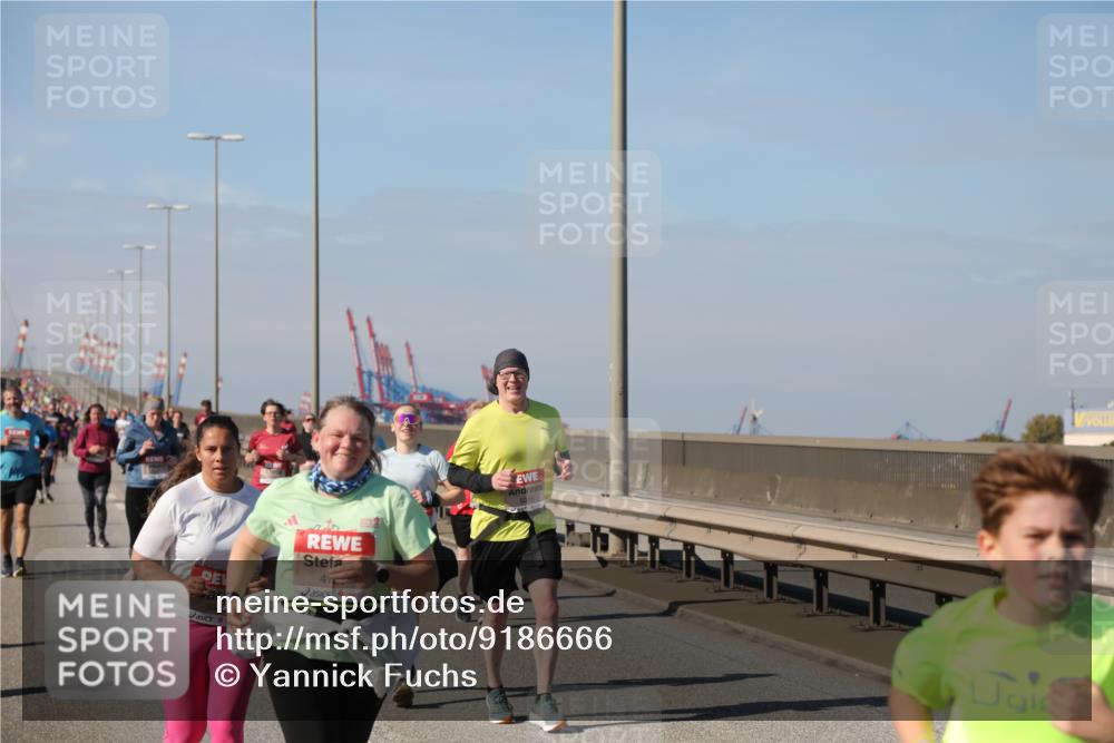 03.10.2025 - Köhlbrandbrückenlauf Yannick Fuchs http://msf.ph/oto/9186666 03.10.2025 12:05:50 Position 3 594, 47 meine-sportfotos.de