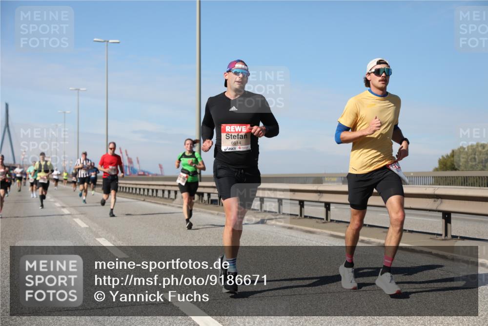 03.10.2025 - Köhlbrandbrückenlauf Yannick Fuchs http://msf.ph/oto/9186671 03.10.2025 11:45:01 Position 3 6614 meine-sportfotos.de