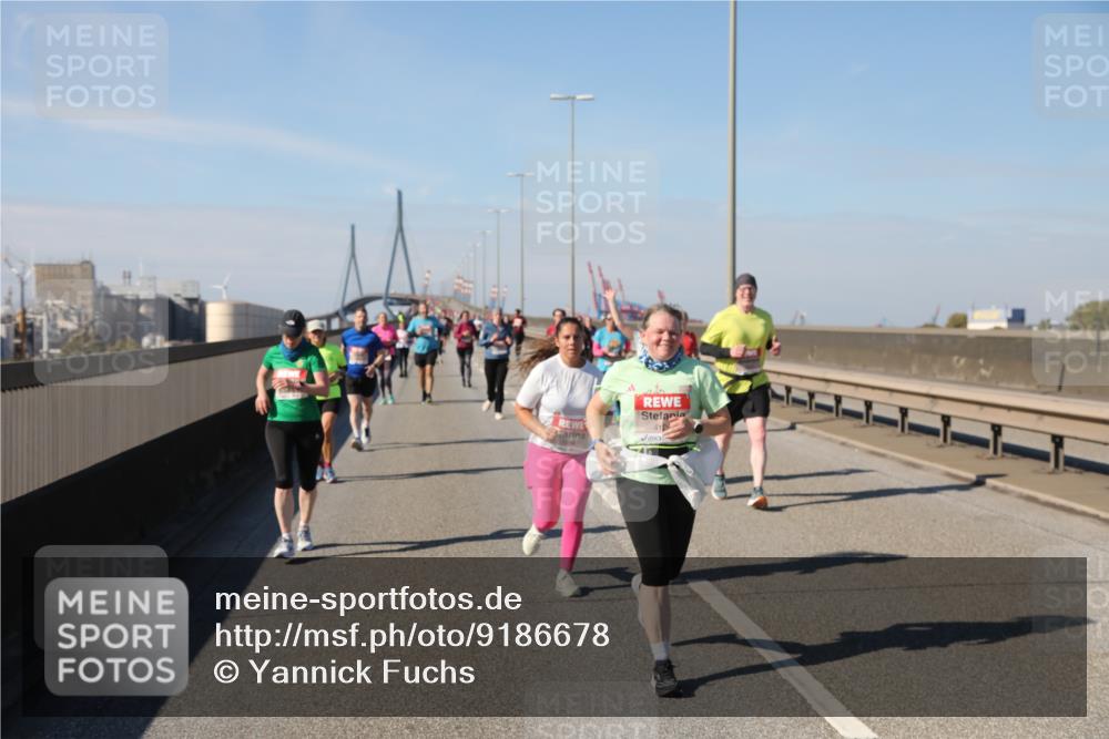 03.10.2025 - Köhlbrandbrückenlauf Yannick Fuchs http://msf.ph/oto/9186678 03.10.2025 12:05:51 Position 3  meine-sportfotos.de