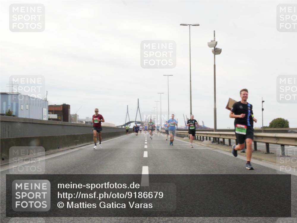 03.10.2025 - Köhlbrandbrückenlauf Matties Gatica Varas http://msf.ph/oto/9186679 03.10.2025 15:47:18 Position 3  meine-sportfotos.de