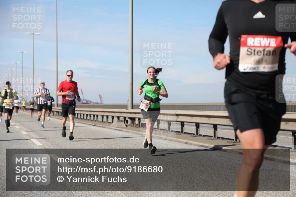 03.10.2025 - Köhlbrandbrückenlauf Yannick Fuchs http://msf.ph/oto/9186680 03.10.2025 11:45:02 Position 3 6614 meine-sportfotos.de