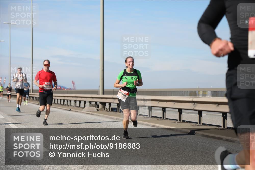 03.10.2025 - Köhlbrandbrückenlauf Yannick Fuchs http://msf.ph/oto/9186683 03.10.2025 11:45:02 Position 3 5703 meine-sportfotos.de
