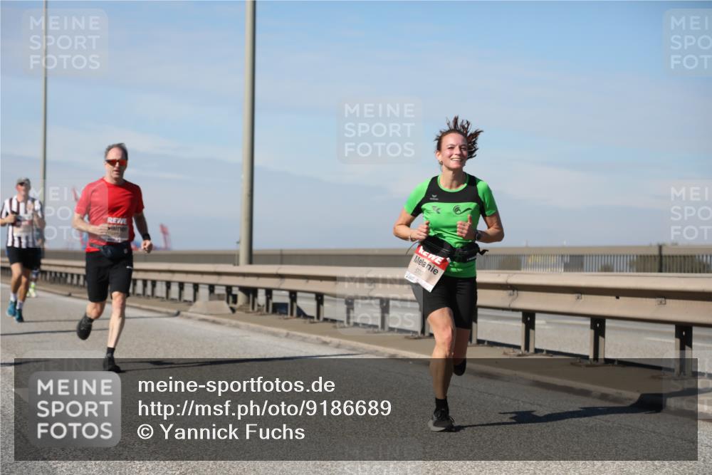 03.10.2025 - Köhlbrandbrückenlauf Yannick Fuchs http://msf.ph/oto/9186689 03.10.2025 11:45:03 Position 3 5703 meine-sportfotos.de