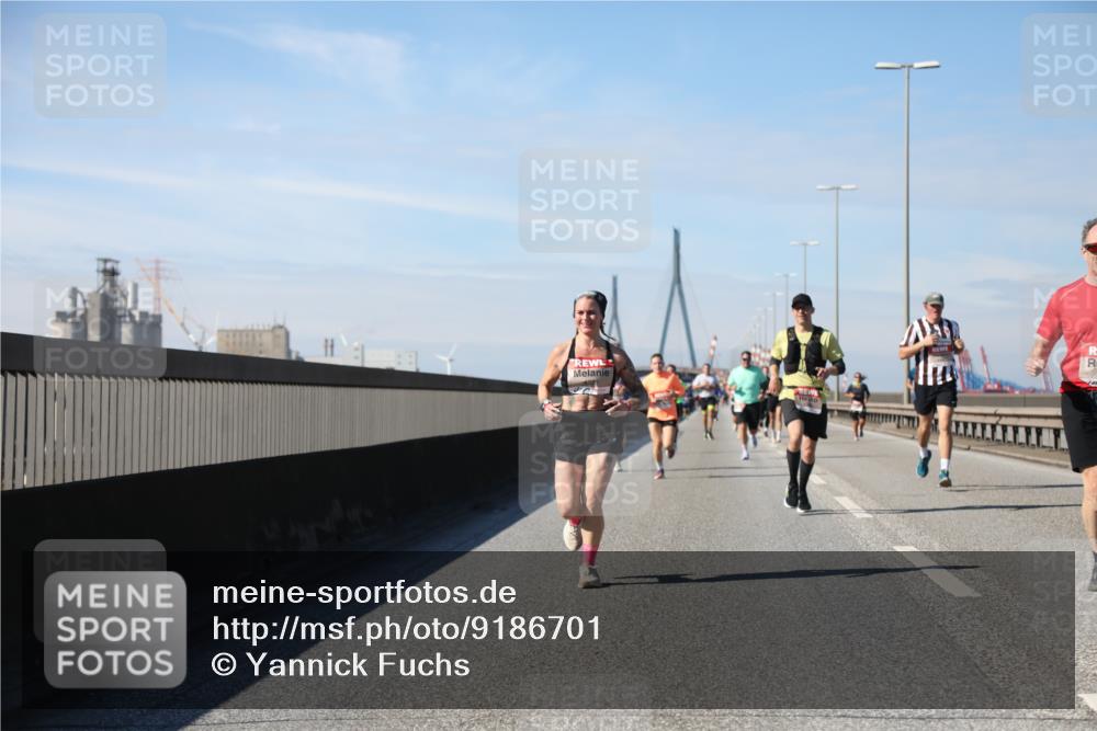 03.10.2025 - Köhlbrandbrückenlauf Yannick Fuchs http://msf.ph/oto/9186701 03.10.2025 11:45:04 Position 3  meine-sportfotos.de