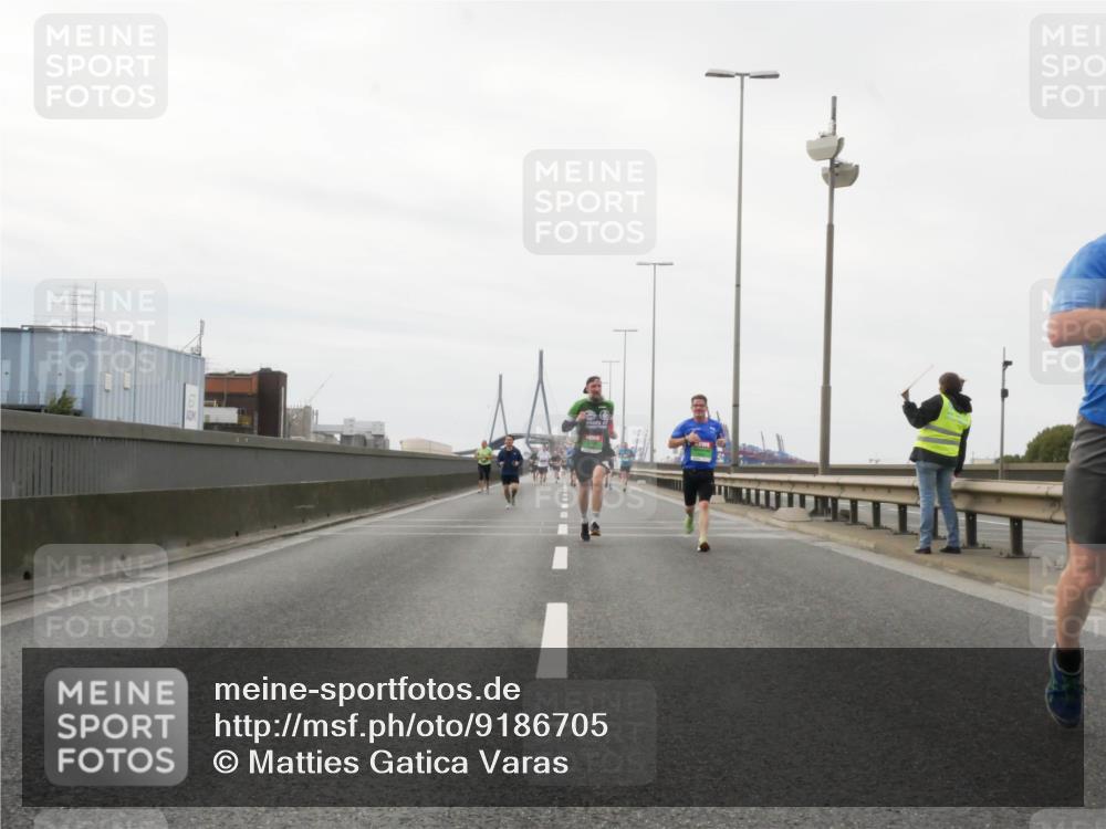 03.10.2025 - Köhlbrandbrückenlauf Matties Gatica Varas http://msf.ph/oto/9186705 03.10.2025 15:47:23 Position 3  meine-sportfotos.de