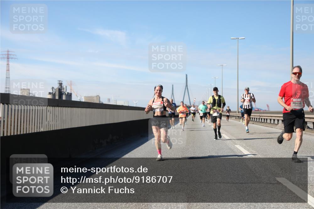 03.10.2025 - Köhlbrandbrückenlauf Yannick Fuchs http://msf.ph/oto/9186707 03.10.2025 11:45:04 Position 3 5779 meine-sportfotos.de