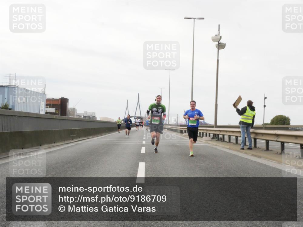 03.10.2025 - Köhlbrandbrückenlauf Matties Gatica Varas http://msf.ph/oto/9186709 03.10.2025 15:47:24 Position 3  meine-sportfotos.de