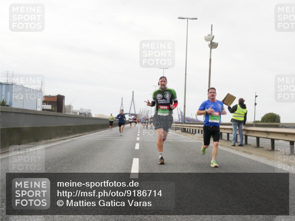 03.10.2025 - Köhlbrandbrückenlauf Matties Gatica Varas http://msf.ph/oto/9186714 03.10.2025 15:47:25 Position 3  meine-sportfotos.de