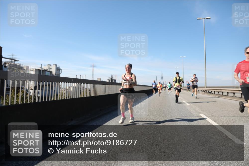 03.10.2025 - Köhlbrandbrückenlauf Yannick Fuchs http://msf.ph/oto/9186727 03.10.2025 11:45:05 Position 3  meine-sportfotos.de