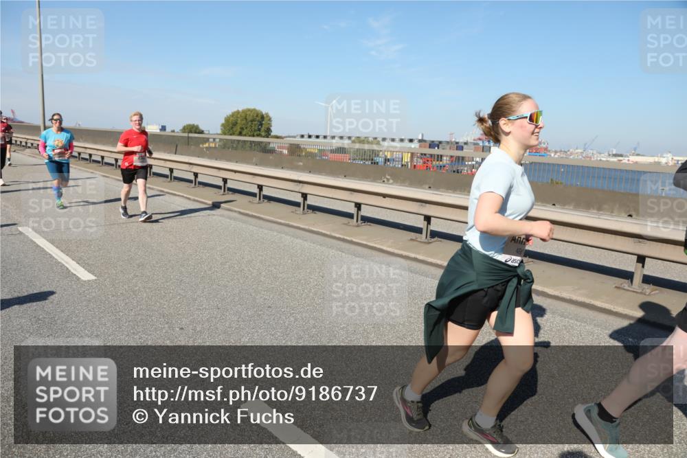03.10.2025 - Köhlbrandbrückenlauf Yannick Fuchs http://msf.ph/oto/9186737 03.10.2025 12:05:55 Position 3 491 meine-sportfotos.de