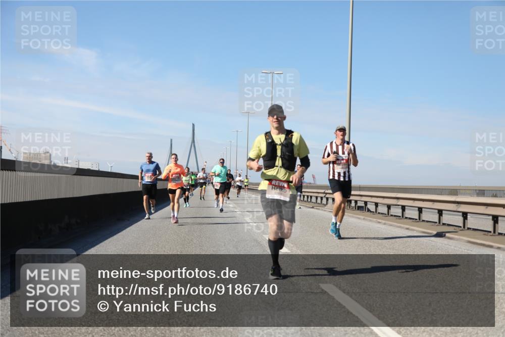 03.10.2025 - Köhlbrandbrückenlauf Yannick Fuchs http://msf.ph/oto/9186740 03.10.2025 11:45:06 Position 3  meine-sportfotos.de