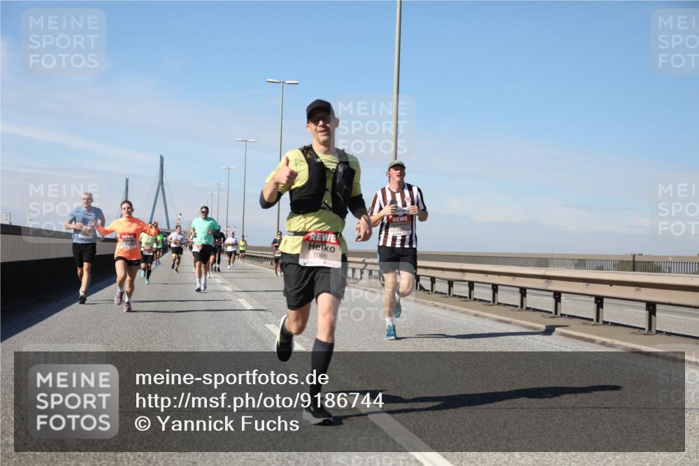 03.10.2025 - Köhlbrandbrückenlauf Yannick Fuchs http://msf.ph/oto/9186744 03.10.2025 11:45:06 Position 3 6368 meine-sportfotos.de