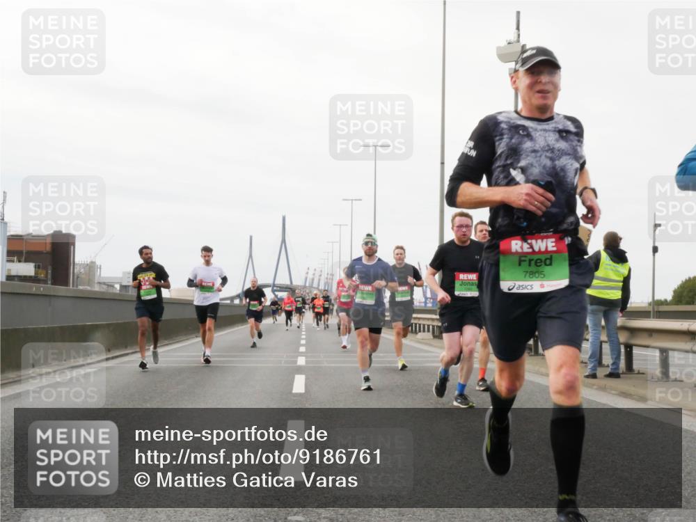 03.10.2025 - Köhlbrandbrückenlauf Matties Gatica Varas http://msf.ph/oto/9186761 03.10.2025 15:47:36 Position 3 7805 meine-sportfotos.de