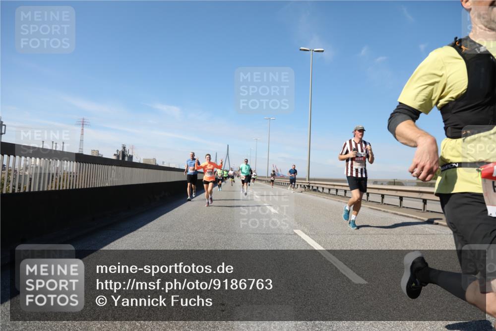 03.10.2025 - Köhlbrandbrückenlauf Yannick Fuchs http://msf.ph/oto/9186763 03.10.2025 11:45:08 Position 3  meine-sportfotos.de