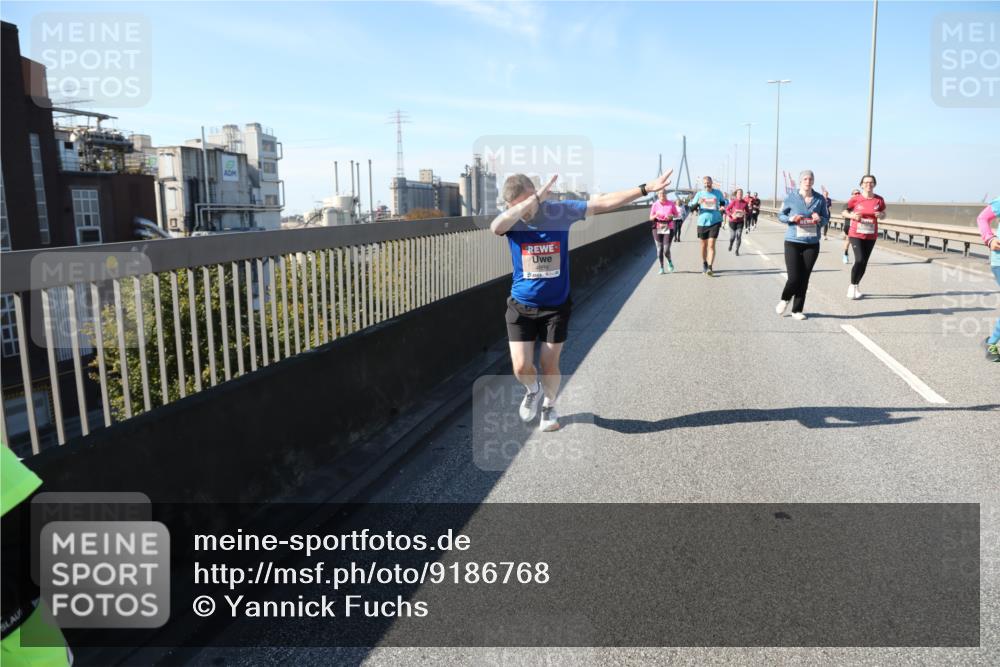 03.10.2025 - Köhlbrandbrückenlauf Yannick Fuchs http://msf.ph/oto/9186768 03.10.2025 12:05:56 Position 3  meine-sportfotos.de