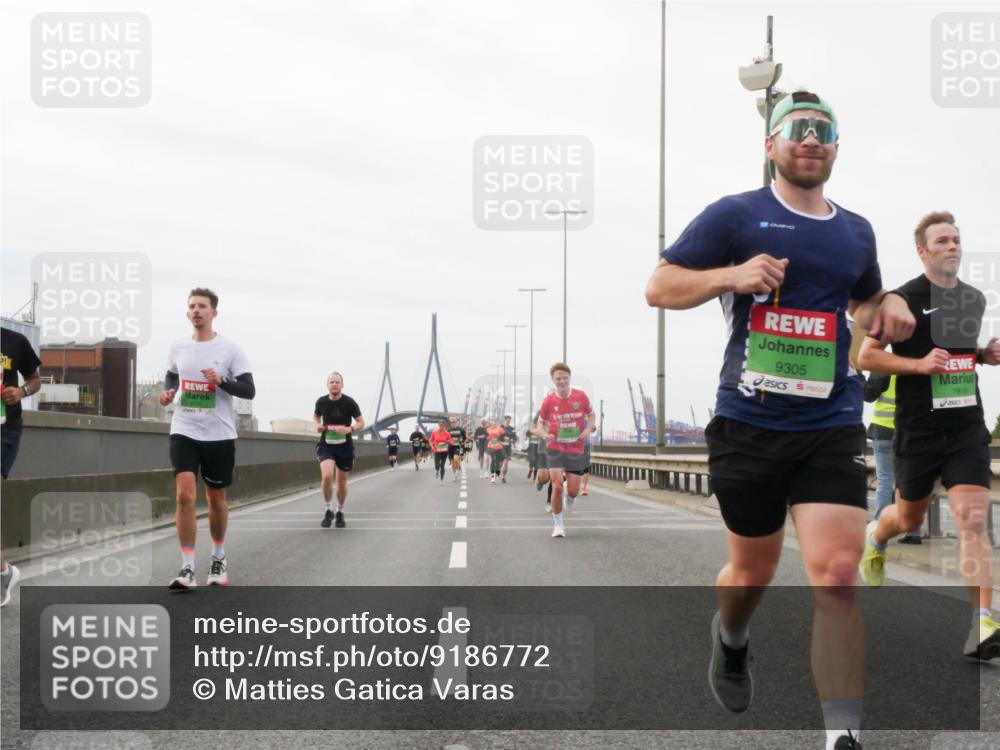 03.10.2025 - Köhlbrandbrückenlauf Matties Gatica Varas http://msf.ph/oto/9186772 03.10.2025 15:47:38 Position 3 9305 meine-sportfotos.de