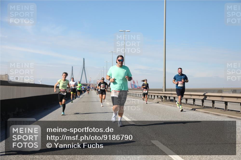 03.10.2025 - Köhlbrandbrückenlauf Yannick Fuchs http://msf.ph/oto/9186790 03.10.2025 11:45:10 Position 3  meine-sportfotos.de