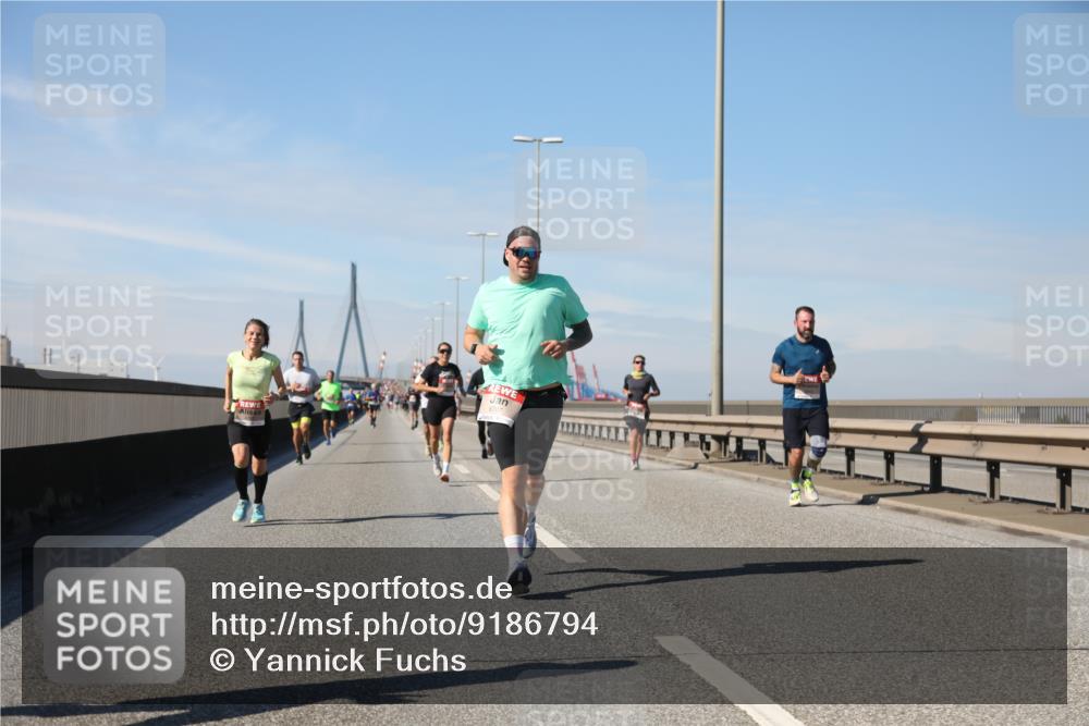 03.10.2025 - Köhlbrandbrückenlauf Yannick Fuchs http://msf.ph/oto/9186794 03.10.2025 11:45:10 Position 3 670 meine-sportfotos.de