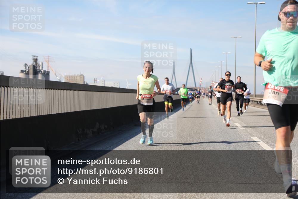 03.10.2025 - Köhlbrandbrückenlauf Yannick Fuchs http://msf.ph/oto/9186801 03.10.2025 11:45:11 Position 3 4292, 6707 meine-sportfotos.de