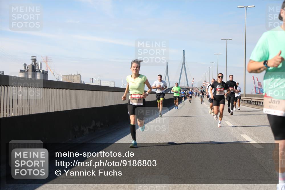03.10.2025 - Köhlbrandbrückenlauf Yannick Fuchs http://msf.ph/oto/9186803 03.10.2025 11:45:11 Position 3 6707 meine-sportfotos.de
