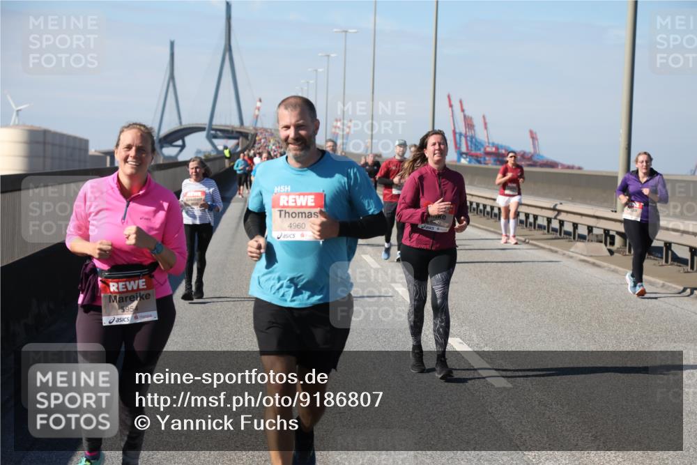 03.10.2025 - Köhlbrandbrückenlauf Yannick Fuchs http://msf.ph/oto/9186807 03.10.2025 12:05:59 Position 3 595, 4960, 6309 meine-sportfotos.de