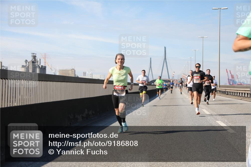 03.10.2025 - Köhlbrandbrückenlauf Yannick Fuchs http://msf.ph/oto/9186808 03.10.2025 11:45:11 Position 3  meine-sportfotos.de