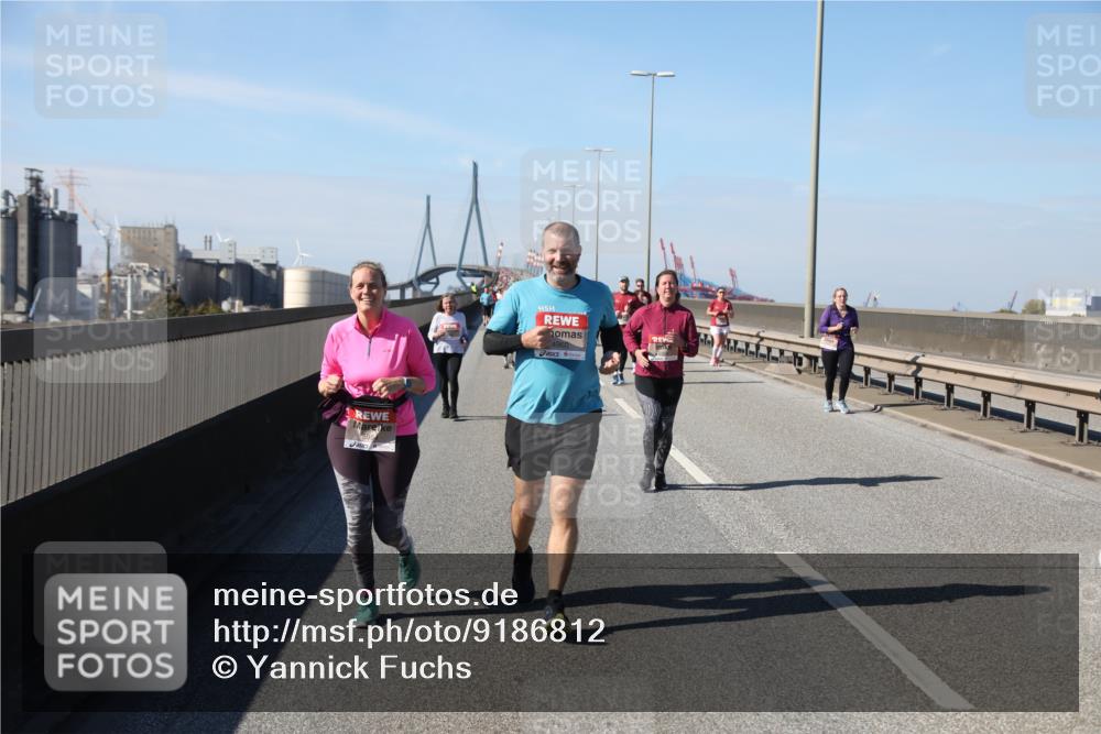 03.10.2025 - Köhlbrandbrückenlauf Yannick Fuchs http://msf.ph/oto/9186812 03.10.2025 12:05:59 Position 3 4960 meine-sportfotos.de