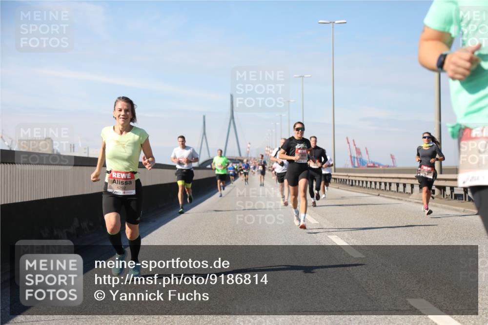 03.10.2025 - Köhlbrandbrückenlauf Yannick Fuchs http://msf.ph/oto/9186814 03.10.2025 11:45:11 Position 3 4292 meine-sportfotos.de