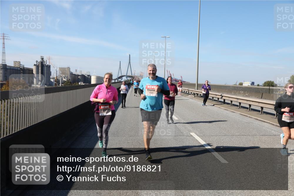 03.10.2025 - Köhlbrandbrückenlauf Yannick Fuchs http://msf.ph/oto/9186821 03.10.2025 12:06:00 Position 3 4960 meine-sportfotos.de