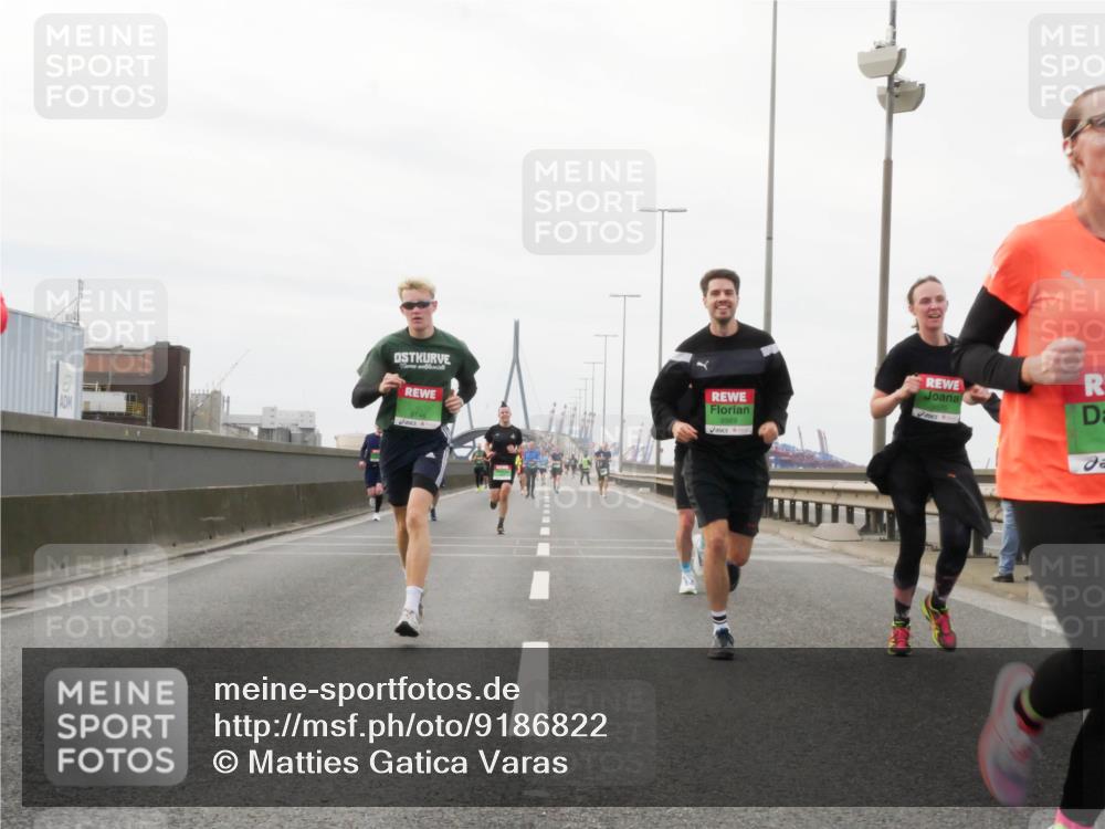 03.10.2025 - Köhlbrandbrückenlauf Matties Gatica Varas http://msf.ph/oto/9186822 03.10.2025 15:47:49 Position 3 9569 meine-sportfotos.de