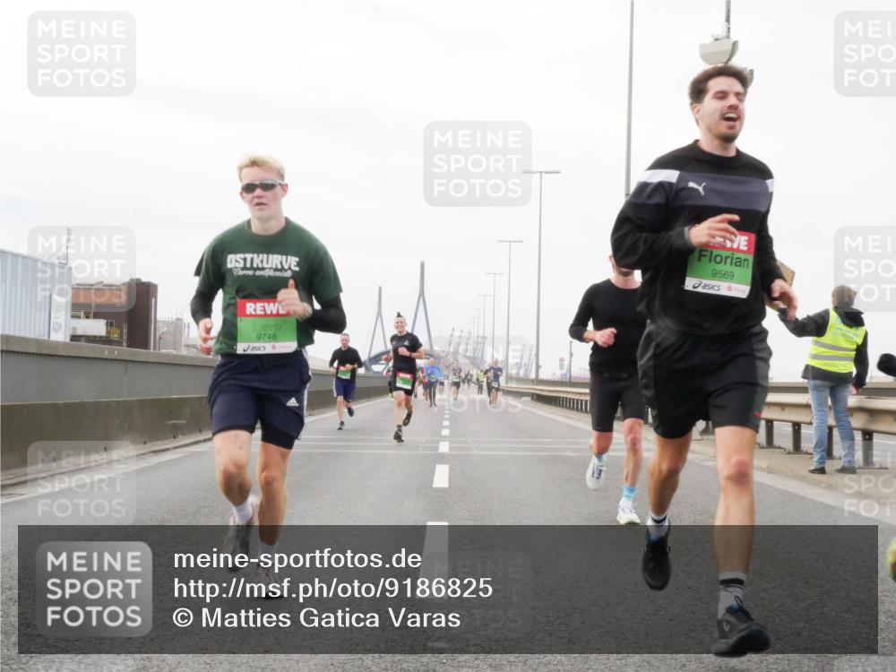 03.10.2025 - Köhlbrandbrückenlauf Matties Gatica Varas http://msf.ph/oto/9186825 03.10.2025 15:47:50 Position 3 9746, 9569 meine-sportfotos.de