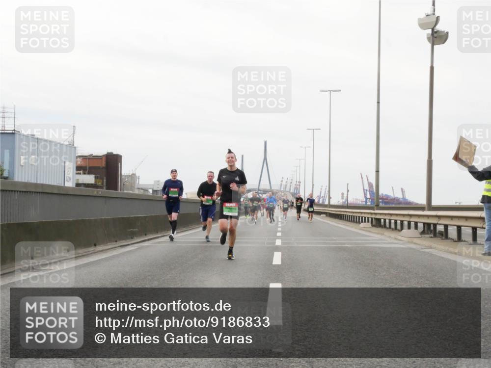 03.10.2025 - Köhlbrandbrückenlauf Matties Gatica Varas http://msf.ph/oto/9186833 03.10.2025 15:47:52 Position 3  meine-sportfotos.de