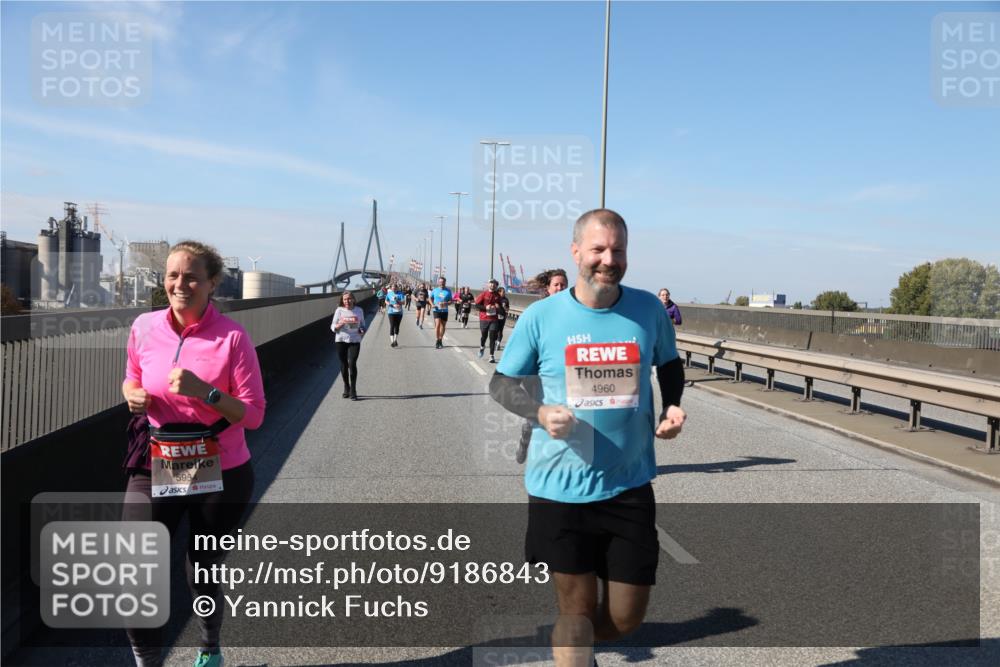03.10.2025 - Köhlbrandbrückenlauf Yannick Fuchs http://msf.ph/oto/9186843 03.10.2025 12:06:00 Position 3 599, 4960 meine-sportfotos.de