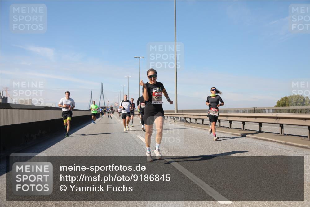 03.10.2025 - Köhlbrandbrückenlauf Yannick Fuchs http://msf.ph/oto/9186845 03.10.2025 11:45:13 Position 3 6601 meine-sportfotos.de