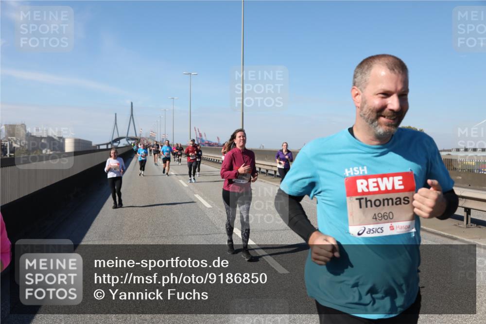 03.10.2025 - Köhlbrandbrückenlauf Yannick Fuchs http://msf.ph/oto/9186850 03.10.2025 12:06:01 Position 3 4960 meine-sportfotos.de