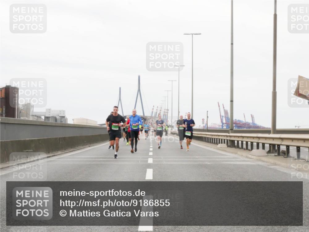03.10.2025 - Köhlbrandbrückenlauf Matties Gatica Varas http://msf.ph/oto/9186855 03.10.2025 15:47:57 Position 3  meine-sportfotos.de