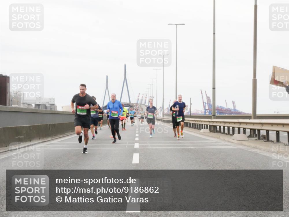 03.10.2025 - Köhlbrandbrückenlauf Matties Gatica Varas http://msf.ph/oto/9186862 03.10.2025 15:47:58 Position 3 76 meine-sportfotos.de
