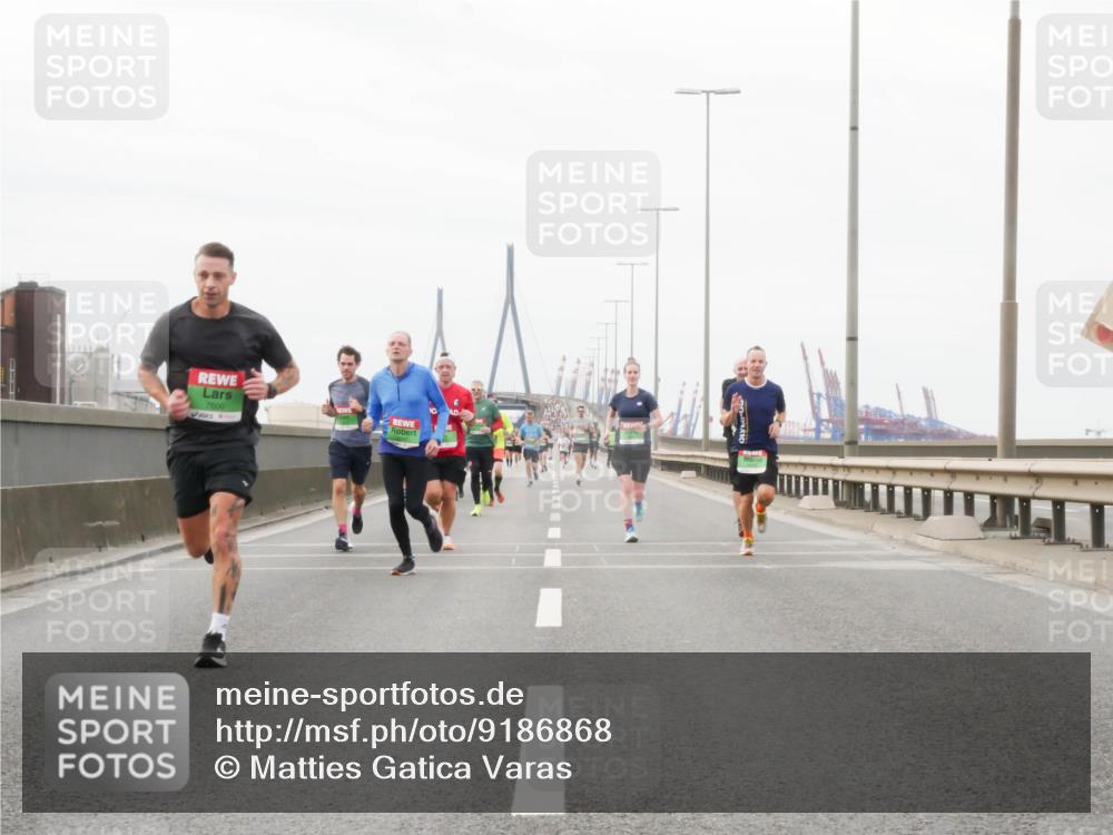 03.10.2025 - Köhlbrandbrückenlauf Matties Gatica Varas http://msf.ph/oto/9186868 03.10.2025 15:48:00 Position 3 7600 meine-sportfotos.de